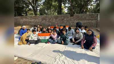 Wrestlers Protest: धरने पर बैठी कुश्ती खिलाड़ियों से मिलीं दिल्ली महिला आयोग अध्यक्ष स्वाति मालीवाल