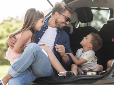 ​Road Trip Tips With Toddlers : बच्चों के लिए रोड़ ट्रिप को नहीं बनाना है बोरिंग, तो इन चीजों को सबसे पहले पैक कर लें