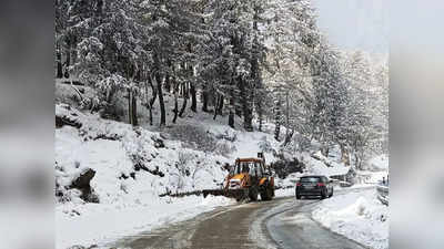 Himachal Snowfall: हिमाचल में बर्फबारी का दौर जारी, बर्फ की सफेद चादर में ढके शिमला और मनाली, अटल टनल बंद