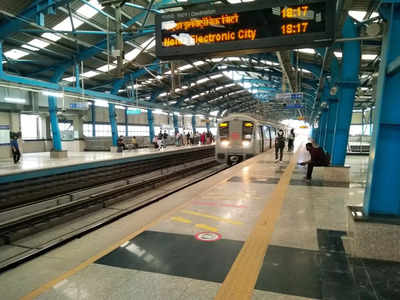खुशखबरी! Noida-Greater Noida वाले खाली जेब भी कर पाएंगे मेट्रो की सवारी, फ्री में मिलने वाली है ये एक चीज़