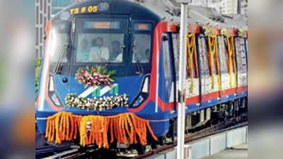 Mumbai Metro: जनता के लिए शुरू हुई मुंबई मेट्रो ,सोमवार को असली परीक्षा, 3 लाख यात्रियों के सफर करने का अनुमान