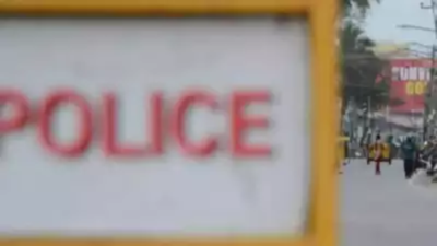 लखीमपुर खीरी में विवाद सुलझाने गए चौकी प्रभारी और पुलिसकर्मियों से मारपीट, सर्विस पिस्‍टल गायब