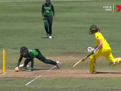 VIDEO: पाकिस्तान गजब है... विकेटकीपर की हरकत पर पकड़ लेंगे माथा, क्रिकेट से उठ जाएगा भरोसा!