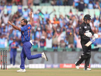 Indian Cricket Team : ৩ উইকেট সামির, ১০৮ রানে প্য়াভিলিয়নে কিউইরা