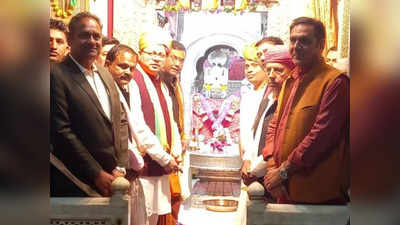 जोशीमठ की रक्षा के लिए पुष्‍कर के ब्रह्मा मंदिर में CM धामी ने टेका माथा, जालोर के इस भी पहुंचे