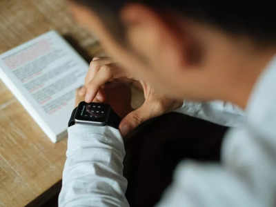 Smartwatch Features: কীসের জোরে এত বুদ্ধি স্মার্টওয়াচের? জেনে নিন 5 সেন্সরের কারিকুরি