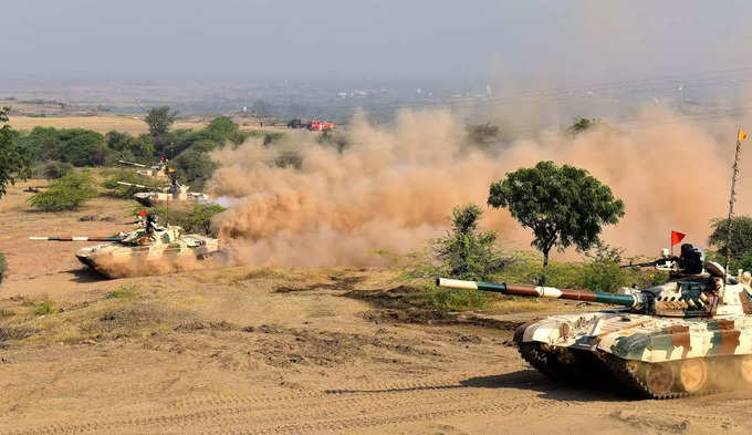 Arjun टैंकों की रेंज कितनी है?