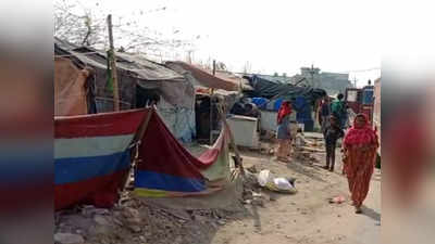 Jhajjar Slum Fire: आग की चिंगारी ने छीनी प्रवासी मजदूरों की खुशियां, 9 झुग्गियों में रखा सारा सामान जलकर राख