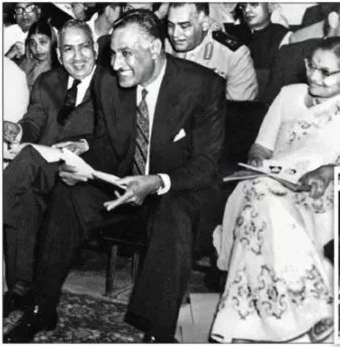 1960 में मुंबई में हुए फिल्मफेयर अवार्ड के दौरान मिस्त्र के तत्कालीन राष्ट्रपति नासेर