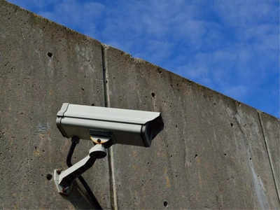 चौकी के अंदर रिश्वत मांगने का आरोप, गवाही देने वाले CCTV पड़े हैं बंद