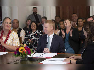 New Zealand Prime Minister : क्रिस हिपकिंस बने न्यूजीलैंड के नए प्रधानमंत्री, आर्थिक चुनौतियों से निपटने का किया वादा