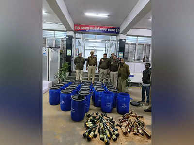 पुष्पा फिल्म की तर्ज पर करते थे शराब की तस्करी, दिल्ली पुलिस ने यूं बरामद की 626 बोतलें