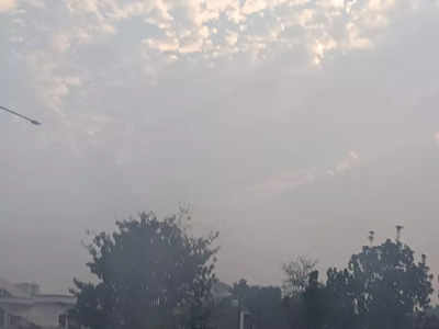 UP Weather: यूपी के मौसम में बदलाव, बादलों की आंखमिचौली... लखनऊ से नोएडा तक खत्म हुई कंपकंपी