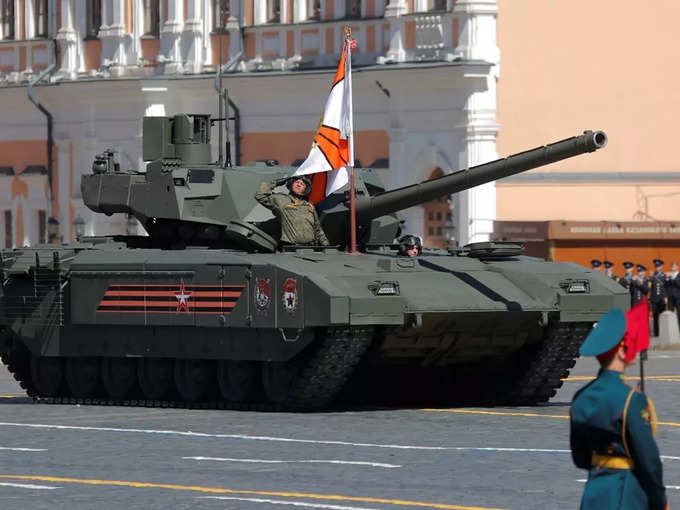 टी-90 या टी-72 टैंक चाहती है रूसी सेना