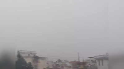 UP Weather: लखनऊ में फॉग, बारिश की आशंका, वेस्ट यूपी तक तेज हवाओं का असर... क्या फिर लौट आया ठंड