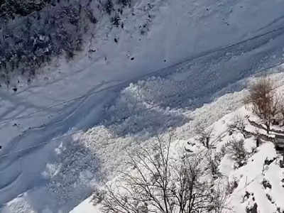 Chamba Avalanche: भारी बर्फबारी के बाद चंबा के पांगी में टूटा ग्लेशियर, मची अफरा-तफरी