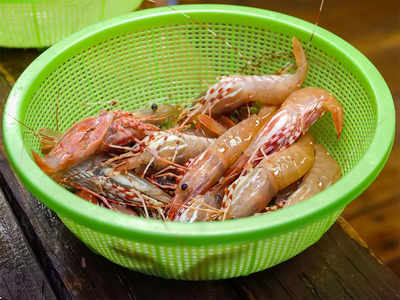 How To Clean Prawns: পাতে প্রথম পছন্দ চিংড়ি, সহজ পদ্ধতিতে কী ভাবে পরিষ্কার করবেন?