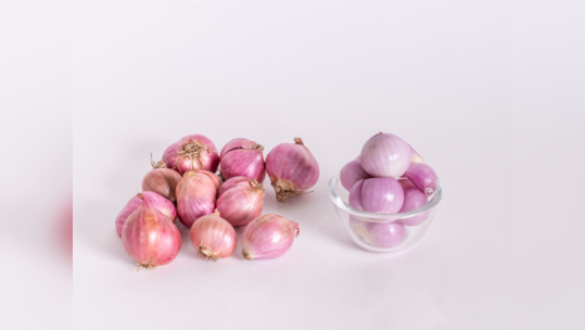 small onion benefits : சின்ன வெங்காயத்தை உணவில் சேர்த்துகிட்டா உடம்பில் உண்டாகும் நல்ல மாற்றங்கள் என்னென்ன...