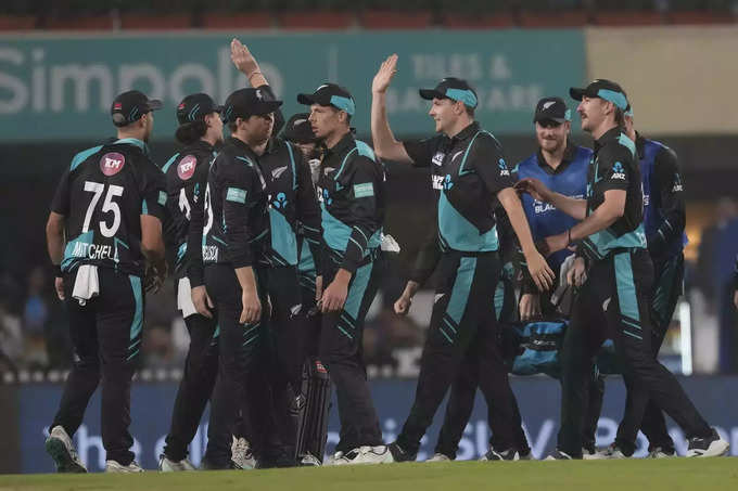पहले वनडे में न्यूजीलैंड ने भारत को 21 रन से हराया
