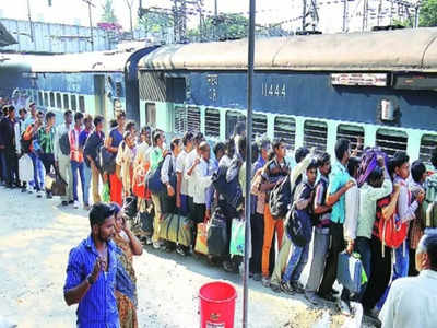 இன்னைக்கு ஊருக்கு போற பிளான் இருக்கா.. எதுக்கும் நீங்க புக் பண்ண ரயில் ஓடுதானு செக் பண்ணிக்கோங்க!!