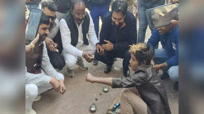 Scindia-Supporter विधायक की गायब गोटी नगरपालिका अध्यक्ष के पजामे से निकली, नन्हे जादूगर के खेल की चटकारे लेकर चर्चा कर रहे लोग