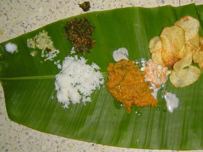 Lunch_from_Karnataka_on_a_ plantain_leaf