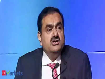 Gautam Adani: ప్రపంచ కుబేరుల్లో టాప్-10 నుంచి అదానీ అవుట్.. రూ.2.80 లక్షల కోట్ల సంపద పతనం..