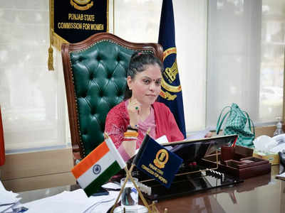 Punjab News: पूर्व CM चन्नी के मीटू मामले को उठाने वाली महिला आयोग की चेयरपर्सन को मान सरकार ने पद से हटाया