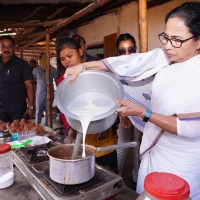 Mamata Banerjee making tea