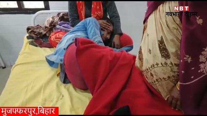 Muzaffapur Video: मुजफ्फरपुर में बारात जाने का झांसा दे पहुंच गया प्रेमिका के घर, लड़की वालों ने मार कर किया अधमरा