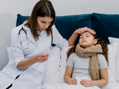 Pneumonia in Children: બાળકમાં ન્યુમોનિયામાં તાવ અને શરદી-ખાંસીની તકલીફ વધે તો, Dr.ના આ ઘરેલૂ નુસખાઓથી કરો ઇલાજ