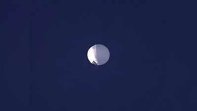 Chinese Spy Balloon: अमेरिका के आसमान में दिखा चीन का जासूसी गुब्बारा, मचा हड़कंप, F-22 जैसे लड़ाकू विमान तैयार