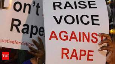 Noida के Nithari में 12 साल की लड़की से Rape की कोशिश, आरोपी पड़ोसी फरार