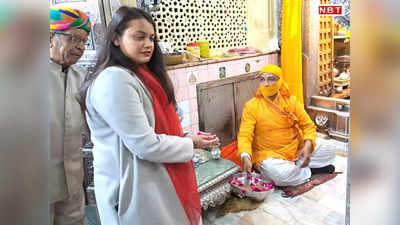 Tina Dabi ने की लक्ष्मी नारायण मंदिर में पूजा-अर्चना, Jaisalmer में हुआ मरू महोत्सव 2023 का शुभारंभ