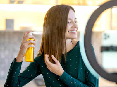 Hair Setting Spray: बिखरे बालों को मनचाहा स्टाइल देंगे ये स्प्रे, इस्तेमाल करना है सेफ