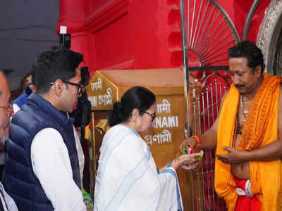 Mamata Abhishek Tripura : আমার নিজের ঘর, মন্দিরে পুজো দিয়ে ত্রিপুরা সফর শুরু মমতার