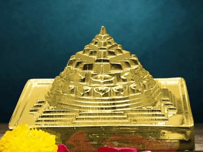 Sri Yantra Vastu श्रीयंत्र की पूजा करने में रखेंगे इन बातों का ध्‍यान तो मां लक्ष्‍मी बरसाएंगी धन