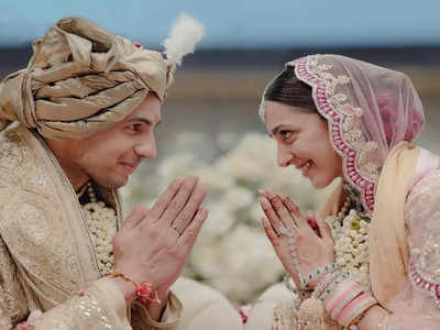 Sidharth-Kiara Wedding : লক্ষ্মী এল ঘরে...,  নাচে-গানে কিয়ারা-বরণ
