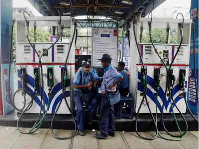 Petrol And Diesel Rate Today: ആ​ഗോള എണ്ണവിലയിൽ ഇടിവ്