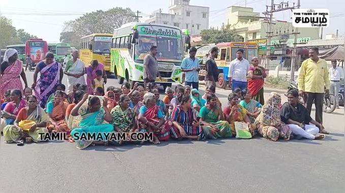 செல்போன் டவர் அமைப்பதற்கு எதிர்ப்பு தெரிவித்த கிராம மக்கள்