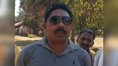 Chhattisgarh: दरवाजा खोलते ही नक्सलियों ने एके-47 से बीजेपी नेता पर दागी गोलियां, रमन सिंह ने कहा- बलिदान व्यर्थ नहीं जाएगा
