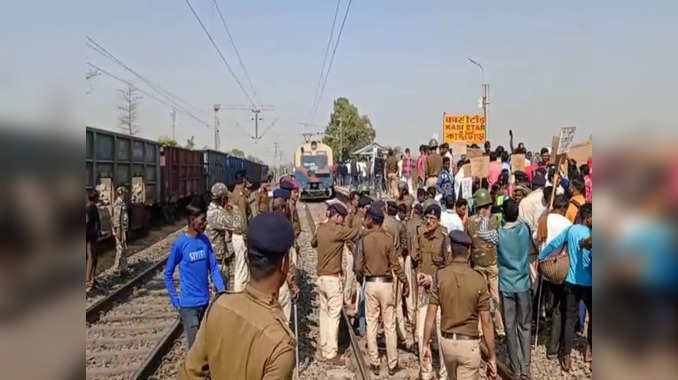 Jharkhand Top 10 News: पारसनाथ पहाड़ी पर अधिकार के लिए आदिवासी संगठन ने कई स्थानों पर रेल ट्रैक किया जाम