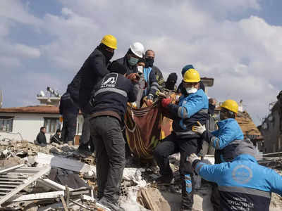 Turkey Earthquake :128 മണിക്കൂർ കെട്ടിടാവശിഷ്ടങ്ങൾക്കിടയിൽ;  2 മാസം പ്രായമുള്ള കുഞ്ഞിനെ ജീവനോടെ പുറത്തെടുത്ത് രക്ഷാപ്രവർത്തകർ
