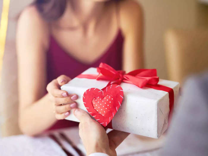 Fraud of lakhs on the pretext of Valentine&#39;s Day gift (File Photo)