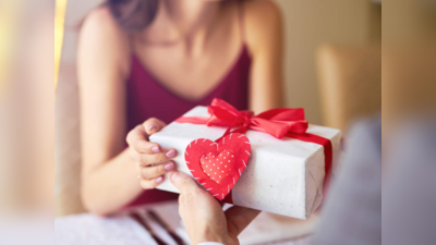 Valentine Day 2023 Wishes: પ્રિય વ્યક્તિને મોકલી આપો રોમેન્ટિક મેસેજ, પ્રેમ બમણો થઈ જશે
