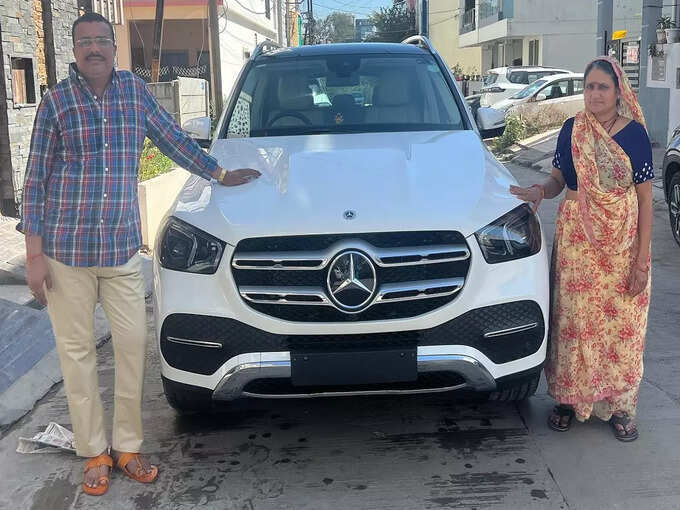 MBA चायवाला की पत्नी श्रेया है बेहद खूबसूरत, खूबसूरती से लुटा लोगो का दिल तस्वीर देख दीवाने हो जाओगे 4 फैमिली और नई कार के साथ एमबीए चाय वाला