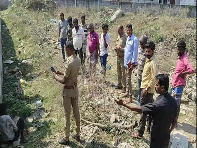 அரக்கோணம் நெடுஞ்சாலை அருகே கிடந்த ஆண் சடலம்.. கொலையா? விபத்தா?.. போலீசார் தீவிர விசாரணை!