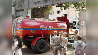 Mumbai Water Tanker Strike: शिंदे सरकार लेगी पॉजिटिव फैसला... फडणवीस संग बैठक के बाद मुंबई में पानी टैंकरों की हड़ताल खत्म