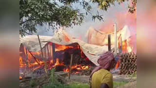 Katihar में आग ने मचाई तबाही, 9 से अधिक घर जलकर खाक