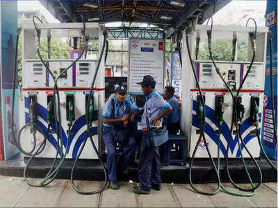 Petrol Price Today: आंतरराष्ट्रीय बाजारात कच्चा तेलाच्या किंमतीत घसरण, तुम्हाला होईल का फायदा?